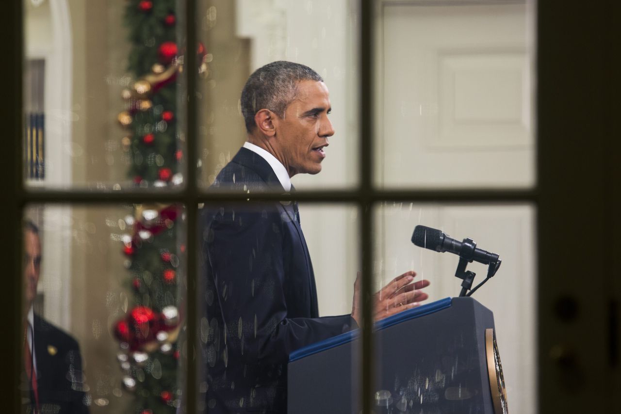 Obama spreekt de VS toe vanuit de Oval Office.