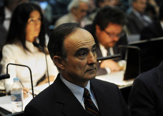 Oud-Transaviapiloot Julio Poch in de rechtbank in Argentinië.