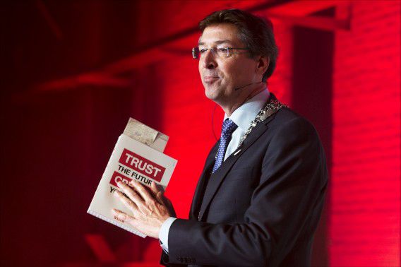 De Utrechtse burgemeester Aleid Wolfsen eind oktober vorig jaar tijdens de presentatie van het Bidbook waarmee de stad Utrecht wil meedingen naar de nominatie Culturele Hoofdstad van Europa 2018.