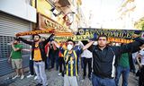 In 2013 protesteerden supporters van rivaliserende clubs als Fenerbahçe, Besiktas en  Galatasaray   gezamenlijk tegen de regering. Sindsdien zijn politieke uitingen in voetbalstadions verboden.