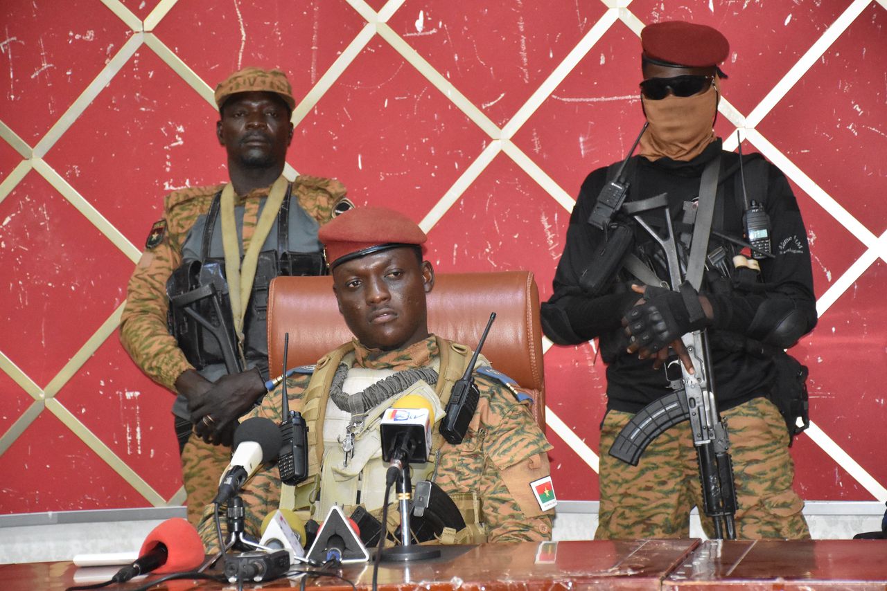 De militaire leider van Burkina Faso Ibrahim Traoré zinspeelde vorige week al op het het „herzien van onze relatie met bepaalde landen”.