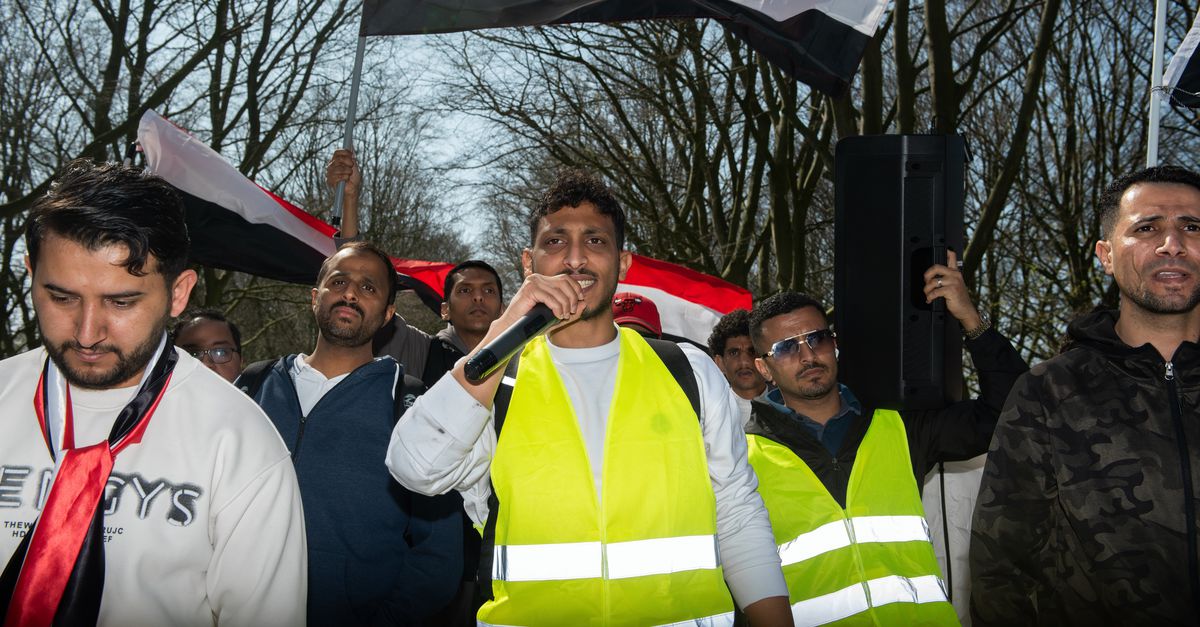 Jemenitisch protest tegen verscherpt beleid IND: 'Waarom zou ik teruggaan naar een land waar de bommen naar beneden vallen?'