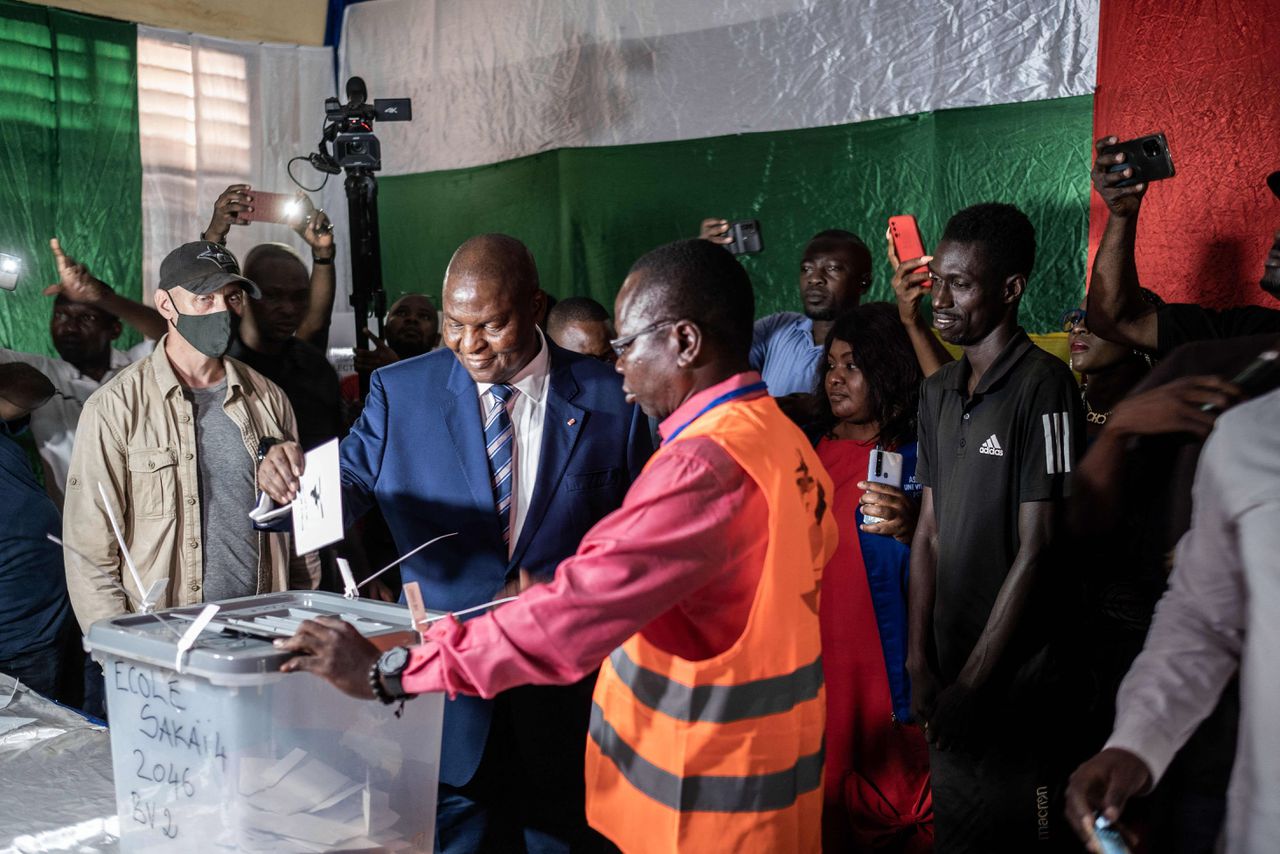 De president van de Centraal Afrikaanse Republiek wil zijn macht niet opgeven 