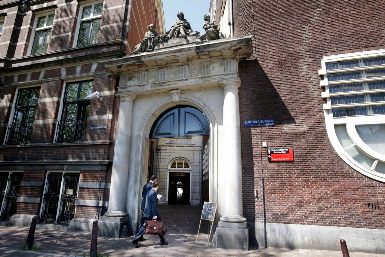 De Oudemanhuispoort in Amsterdam, waar de afdeling geesteswetenschap van de Universiteit van Amsterdam gevestigd is.