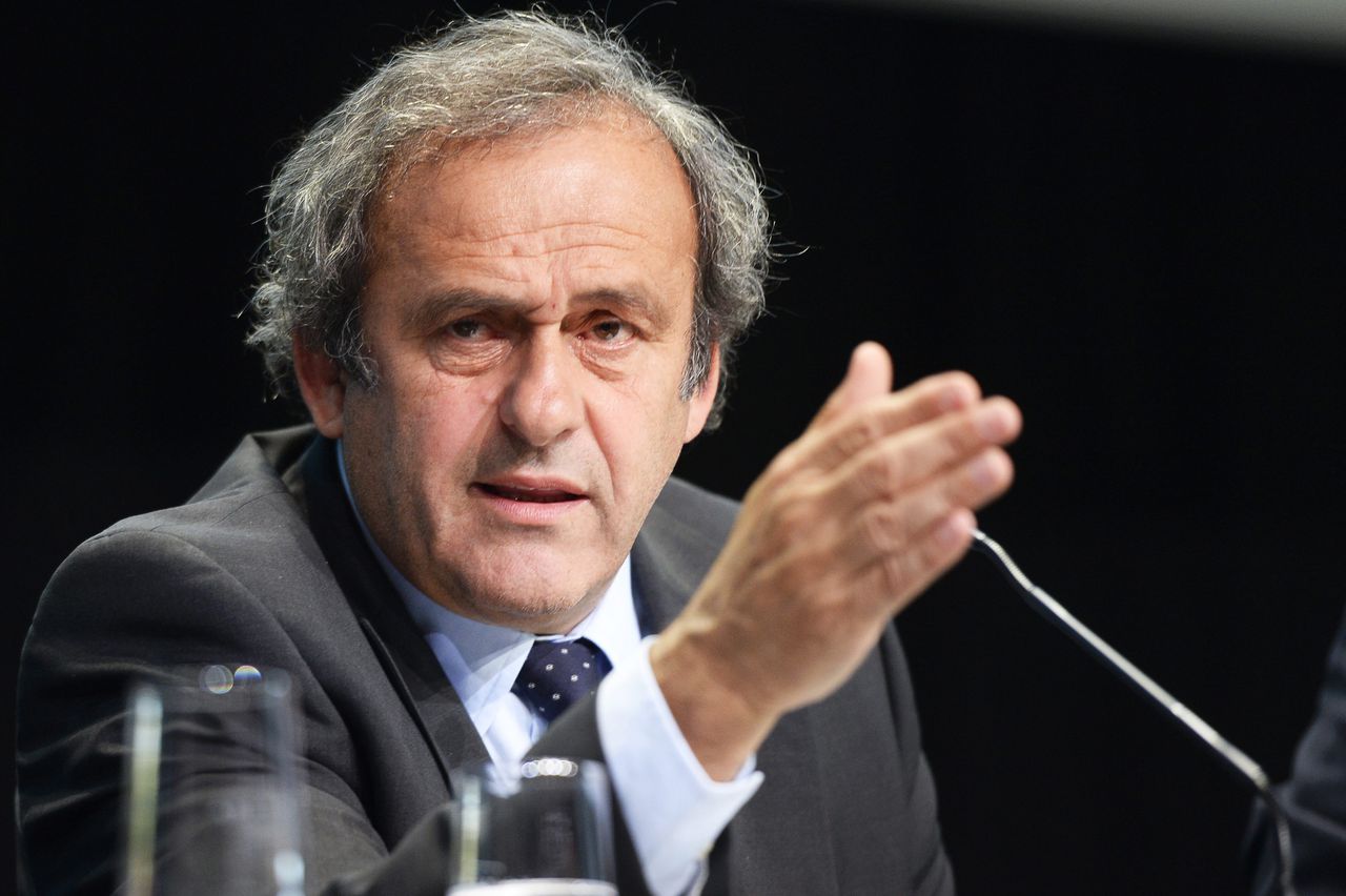 Platini tijdens een persconferentie na een onderling overleg van UEFA-leden
