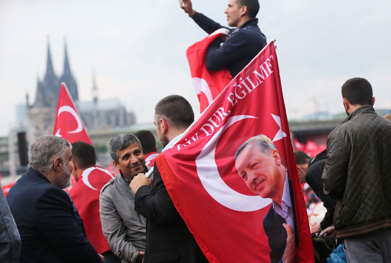 Minder mensen dan verwacht bij pro-Erdogandemonstratie Keulen 
