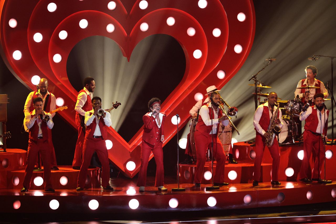 Bruno Mars is al héél lang de heersende koning van de retro-pop: zijn nieuwe album ‘The Romantic’ klinkt fantastisch én voorspelbaar