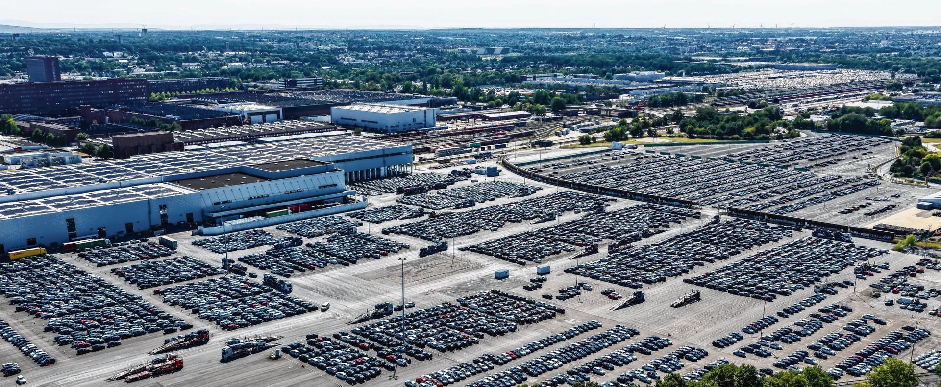 Not long after the intervention at Nexperia, car manufacturers warned of production stoppages due to chip shortages, with German brands and their suppliers sounding the alarm first. Chip prices soared, if the chips were available at all. 