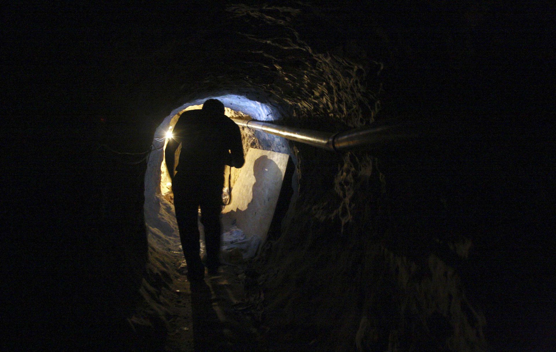 Кто мечтал провести подземный ход. Мексиканские туннели. Подземные туннели в Мексике. Тоннели наркоторговцев Мексики. Подземный город в Мексике.