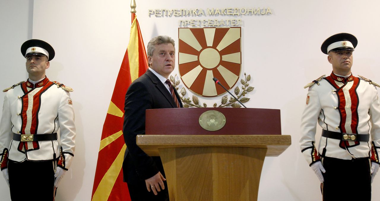 President Gjorge Ivanov tijdens de persconferentie waar hij aankondigt om een omstreden pardon deels terug te draaien.