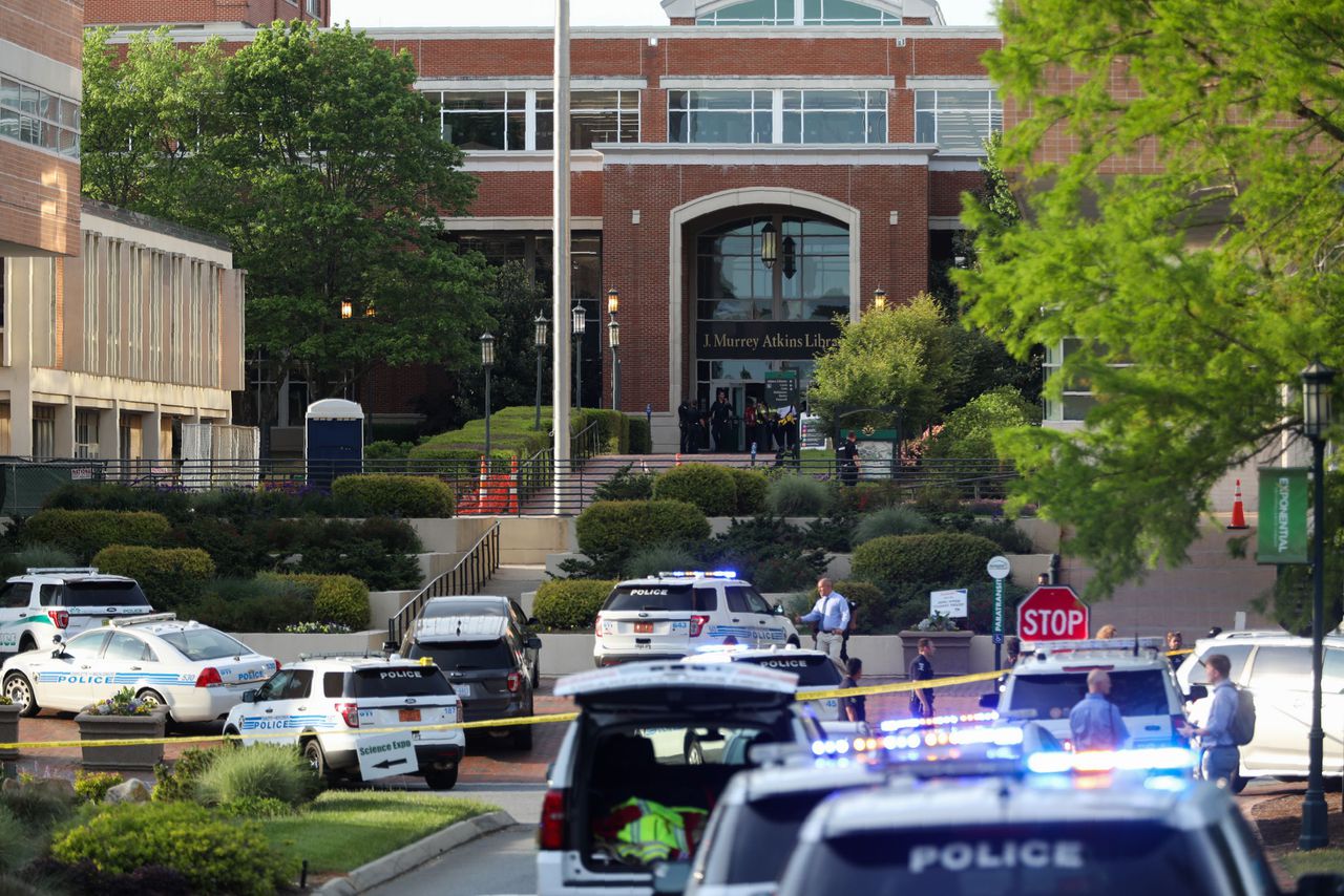 Het terrein van de Universiteit van North Carolina in Charlotte werd na de schietpartij urenlang afgesloten.