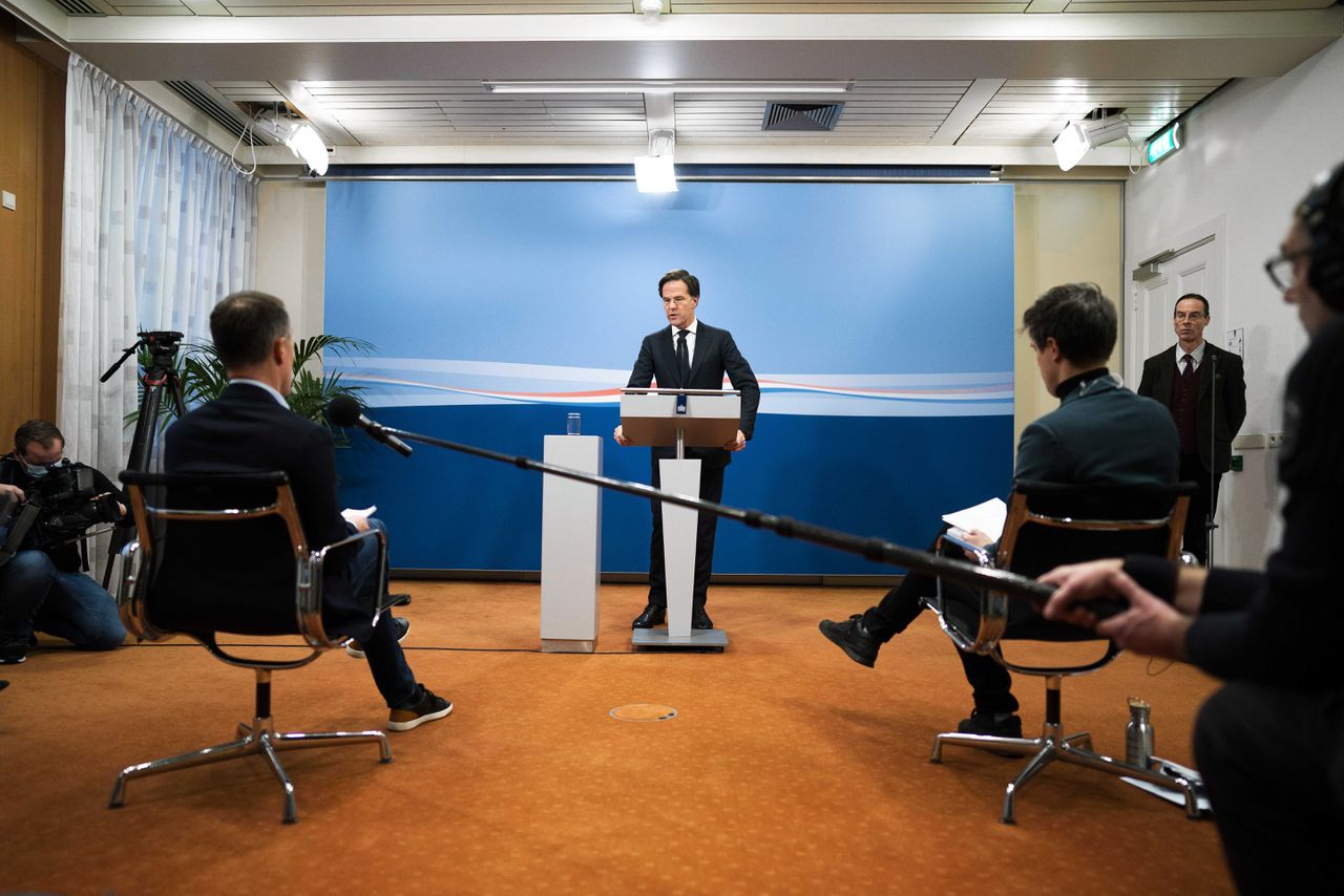 Premier Rutte kondigde vrijdag het ontslag van het kabinet aan.