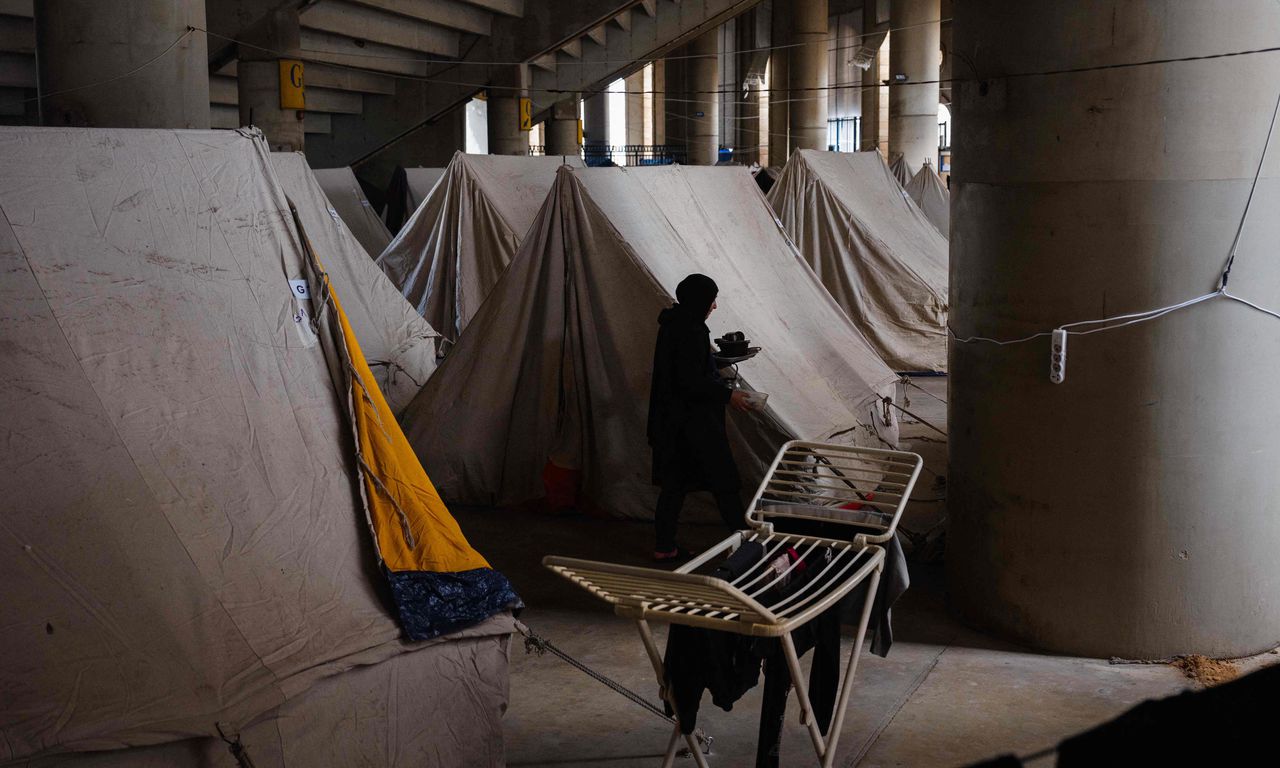Image for De bommen vallen op steeds meer plekken: hoe de oorlog in het Midden-Oosten aan diverse fronten escaleert