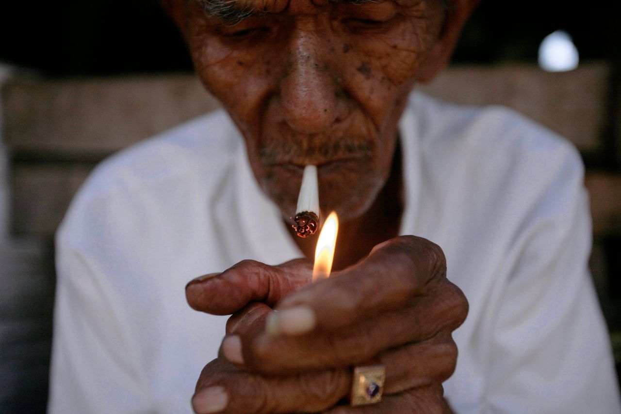 Twee derde van de Indonesische mannen rookt, zo’n 5 procent van de vrouwen.