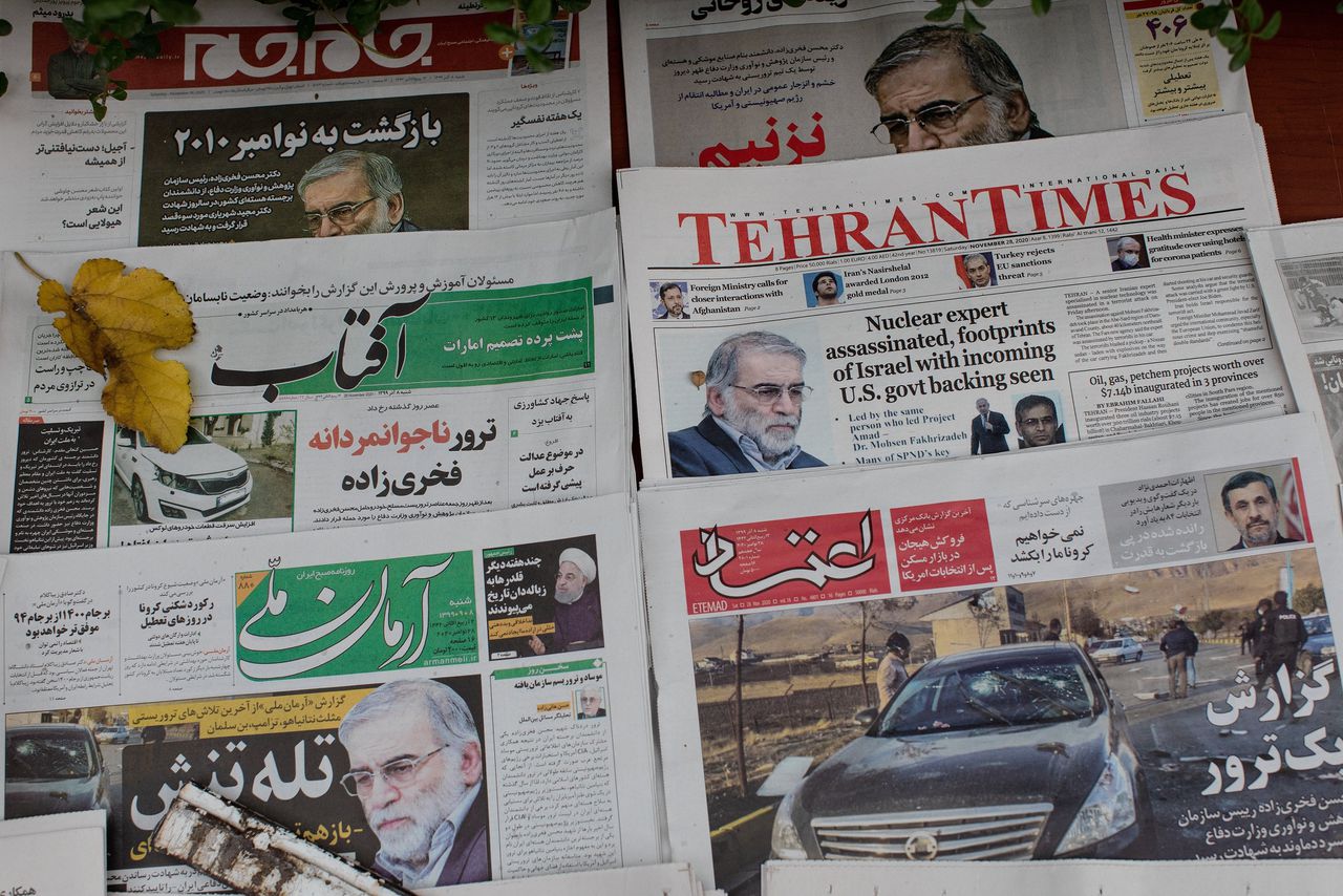 Rostamkhani fotografeerde de voorpagina’s van Iraanse kranten na de liquidatie van Mohsen Fakhrizadeh. Binnen 48 uur verwijderde Instagram deze nieuwsfoto.
