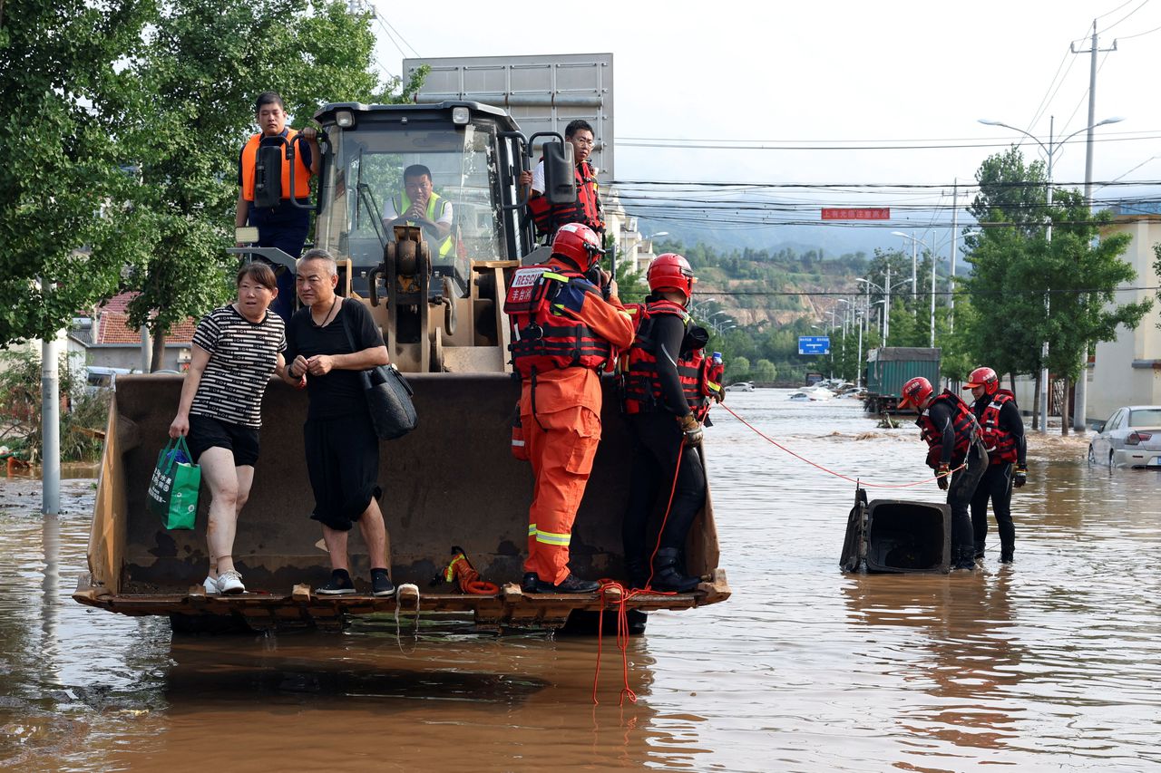 Zeker dertig doden door noodweer rond Chinese hoofdstad Beijing