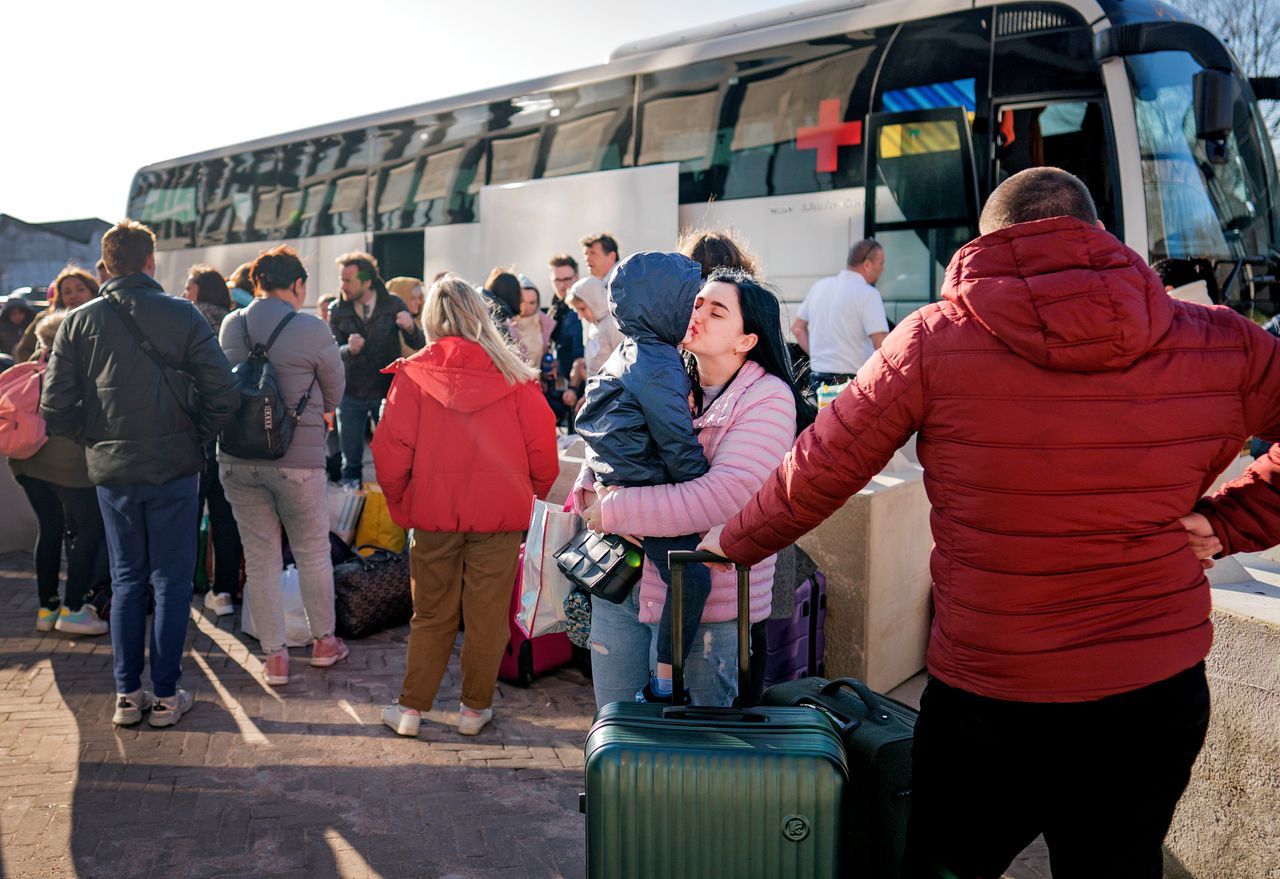 Kabinet verwacht meer Oekraïense vluchtelingen, in zomer 90.000 opvangplekken nodig 