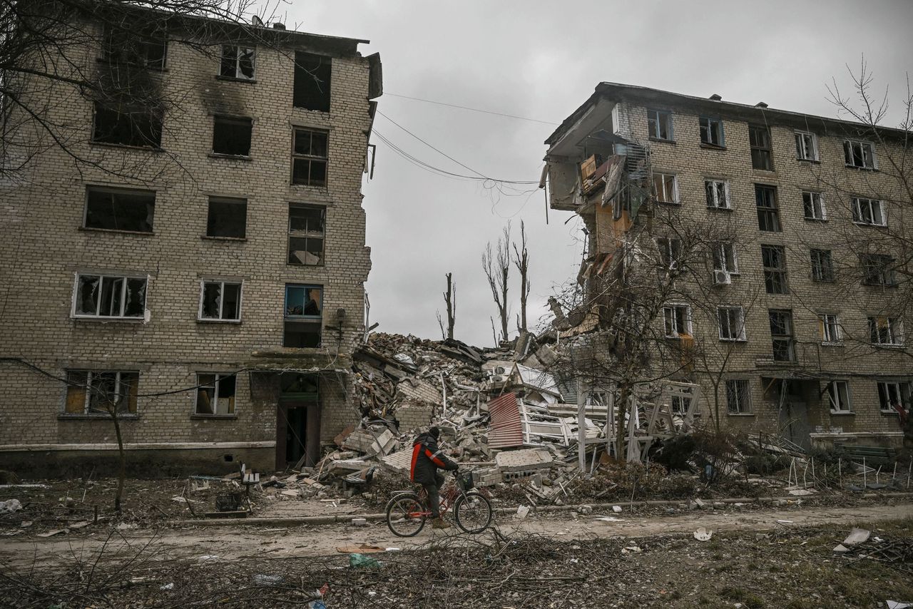 Sneeuwstormen, hevige drone-aanvallen en zware gevechten langs het front leiden de Oekraïense winter in 