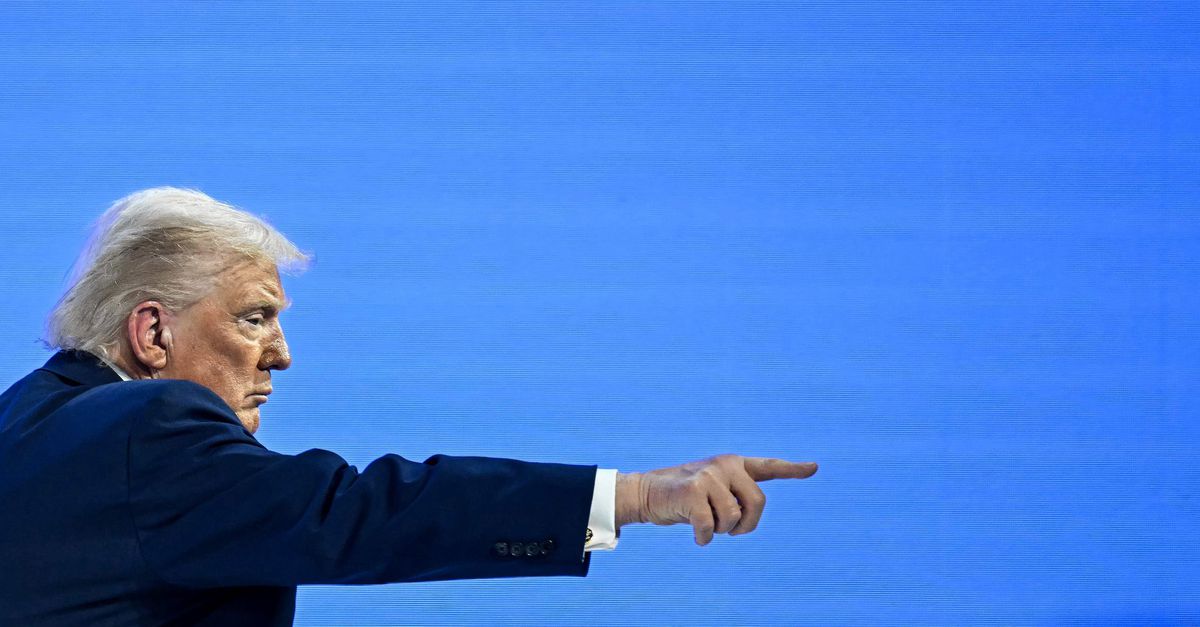 Trump klaagde, snoefde, smeekte, prees, dreigde en beledigde bij zijn speech in Davos. Dit zijn de belangrijkste onderwerpen uit zijn toespraak