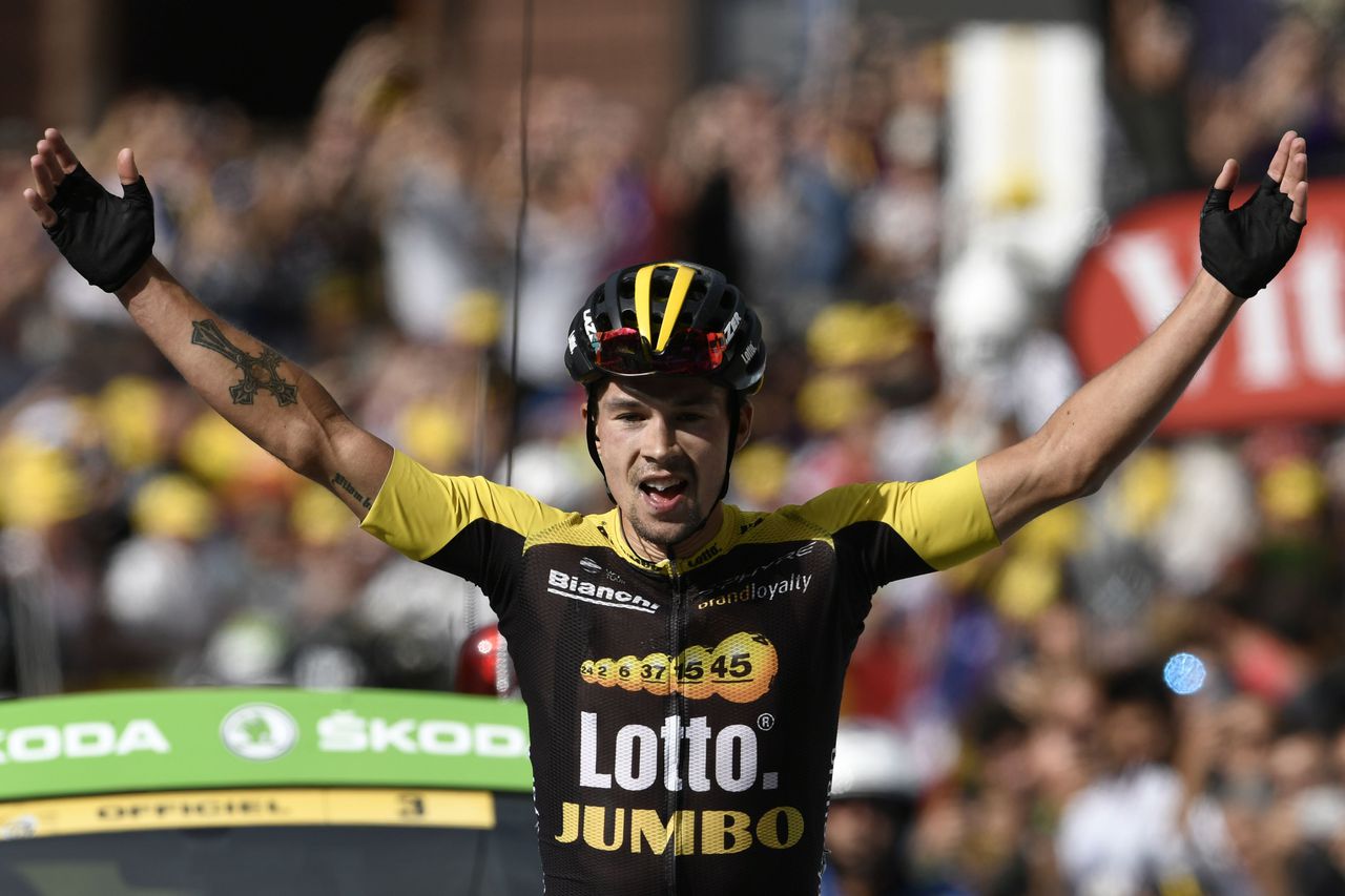 Oud-skispringer Roglic wint zeventiende etappe 