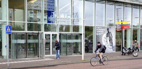 Het Ministerie van Onderwijs, Cultuur en Wetenschap in Den Haag.