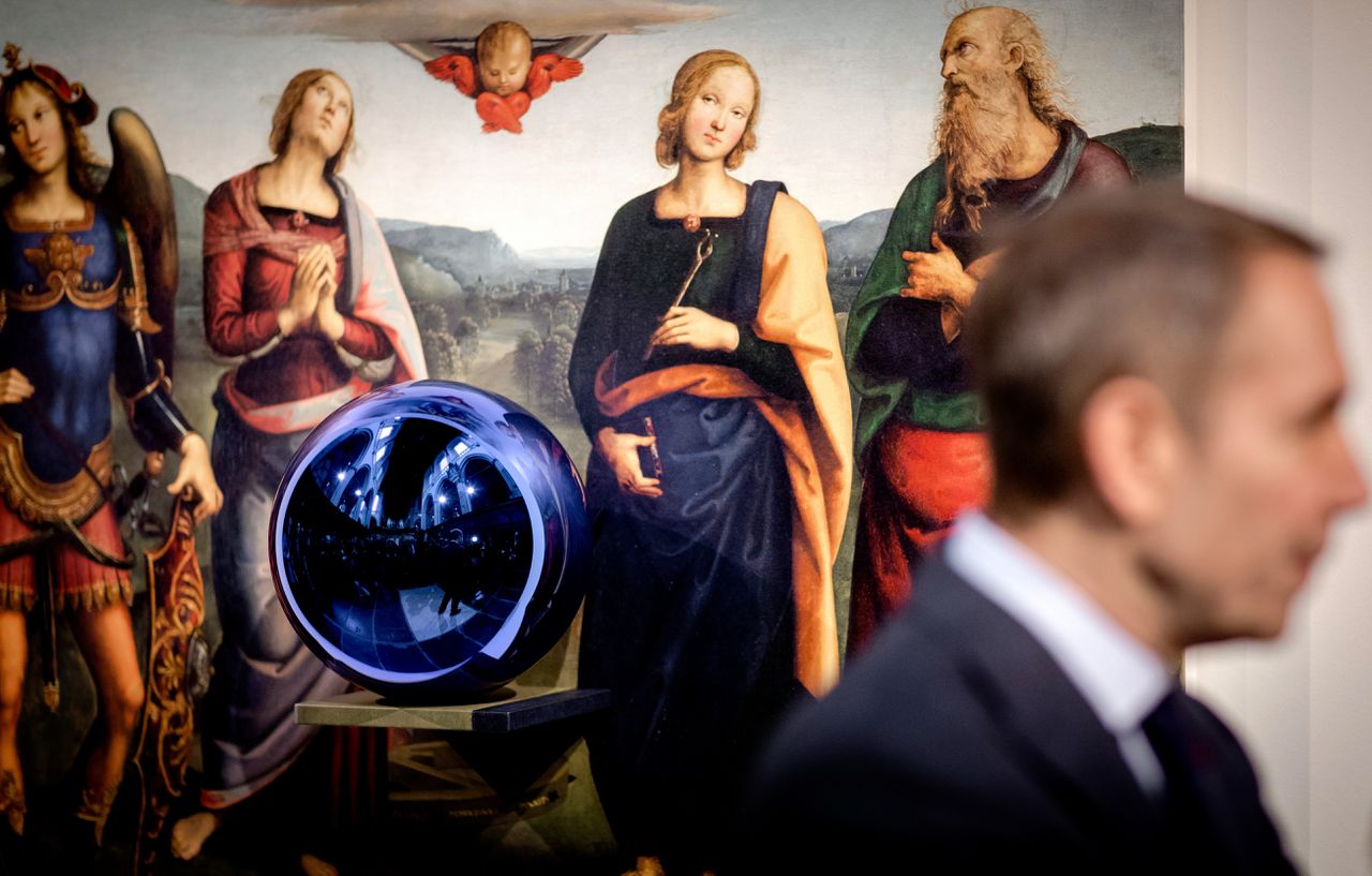 Jeff Koons in februari dit jaar tijdens de persviewing van de tentoonstelling rond het kunstwerk ‘Gazing Ball’ in De Nieuwe Kerk in Amsterdam.