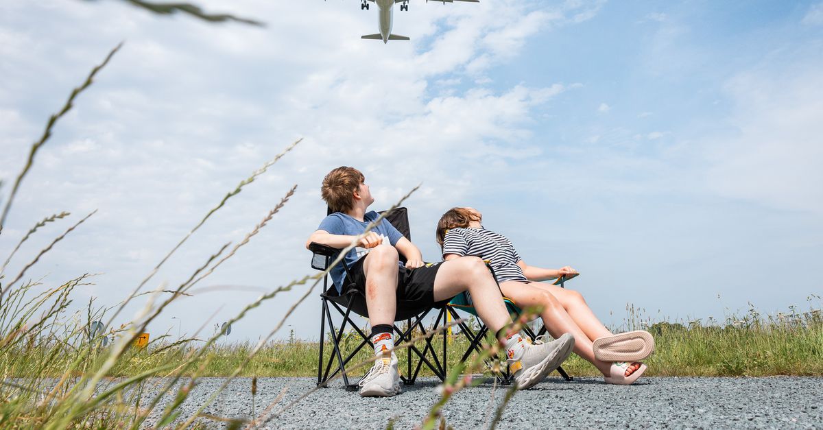 Net als met zeldzame vogels: voor spotters blijft het een gok waar en wanneer Trump landt met z’n Airforce One