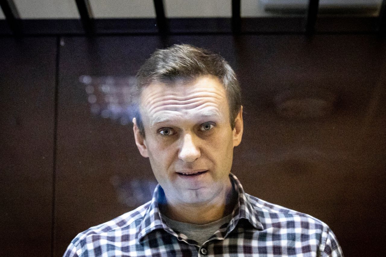 Russisch OM eist nog eens 20 jaar strafkolonie tegen oppositiepoliticus Navalny 