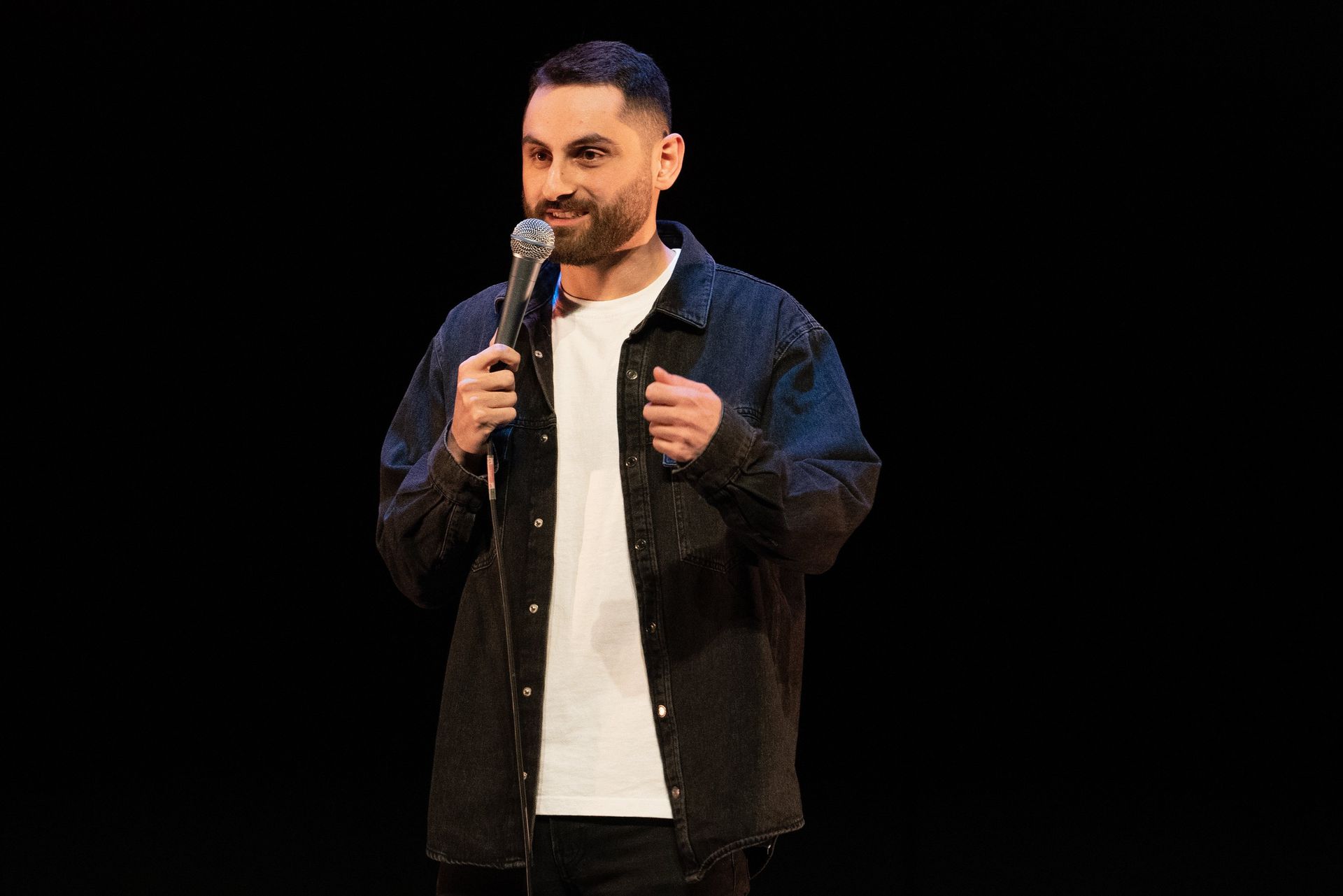 Comedian Yunus Aktas winnaar talentenwedstrijd Cameretten - NRC