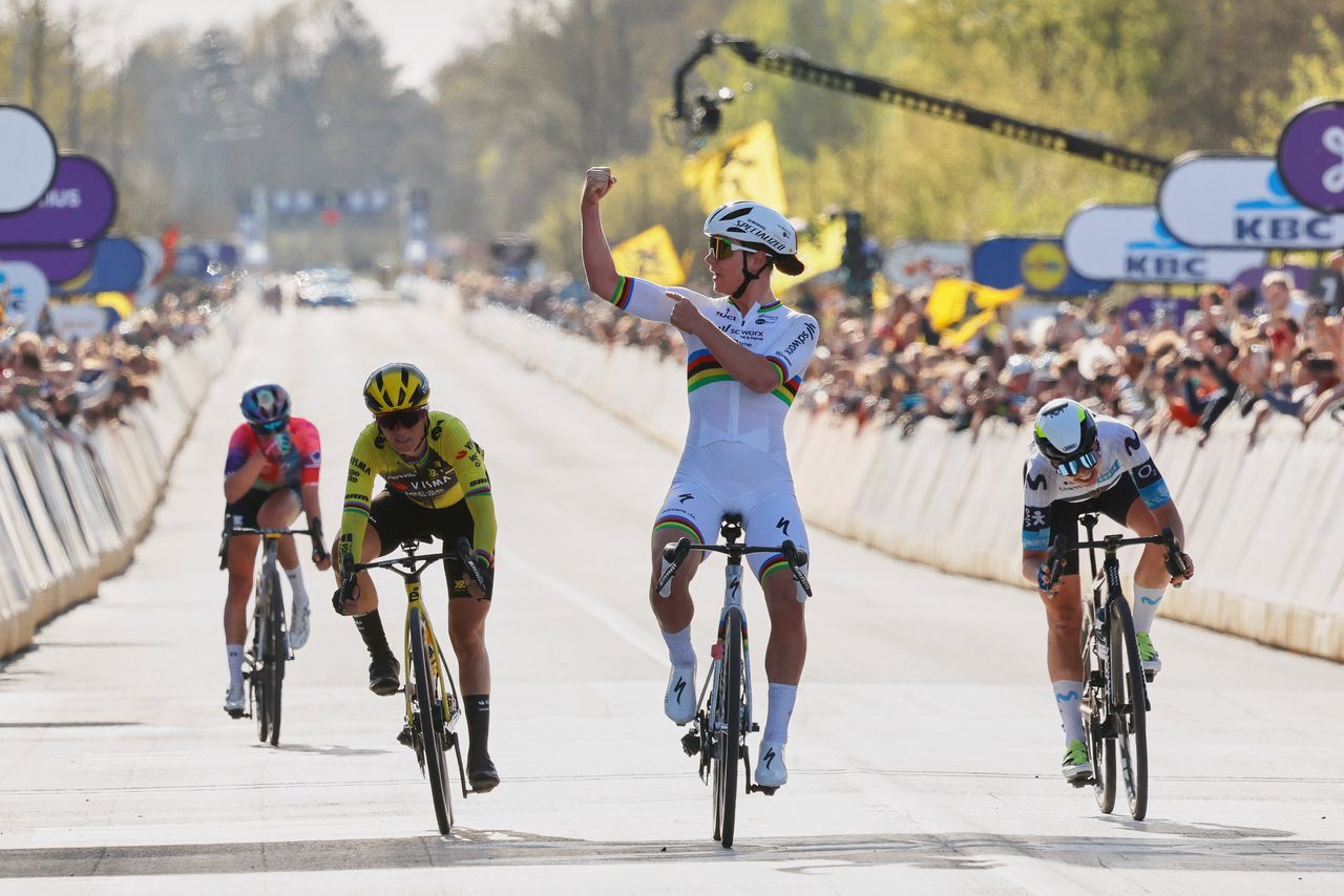 Lotte Kopecky wins her third round of Flanders, this time as a world champion