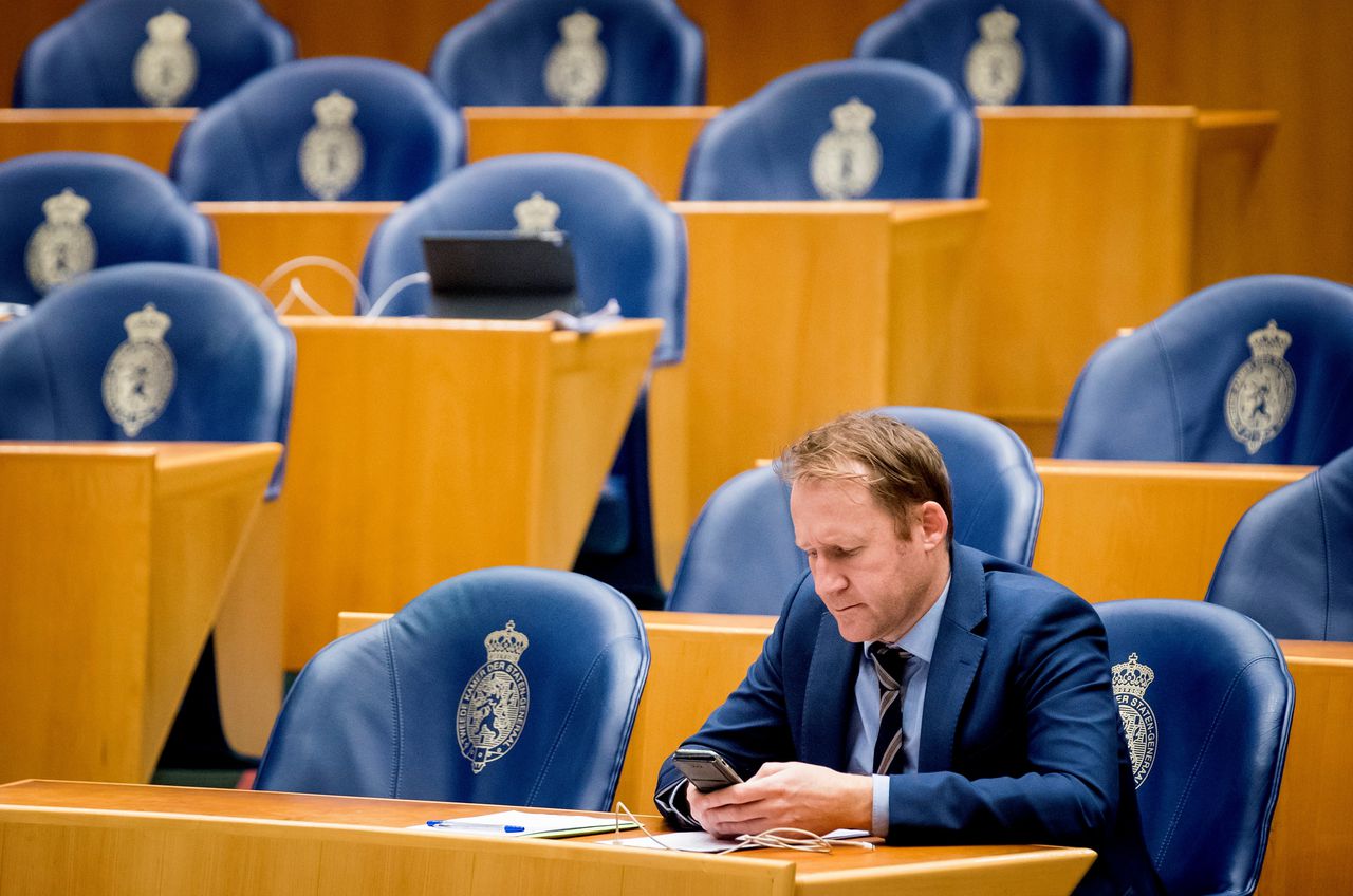 Door de huidige versnippering rond digitalisering is de Tweede Kamer volgens Kamerlid Kees Verhoeven (D66) nu onmachtig.