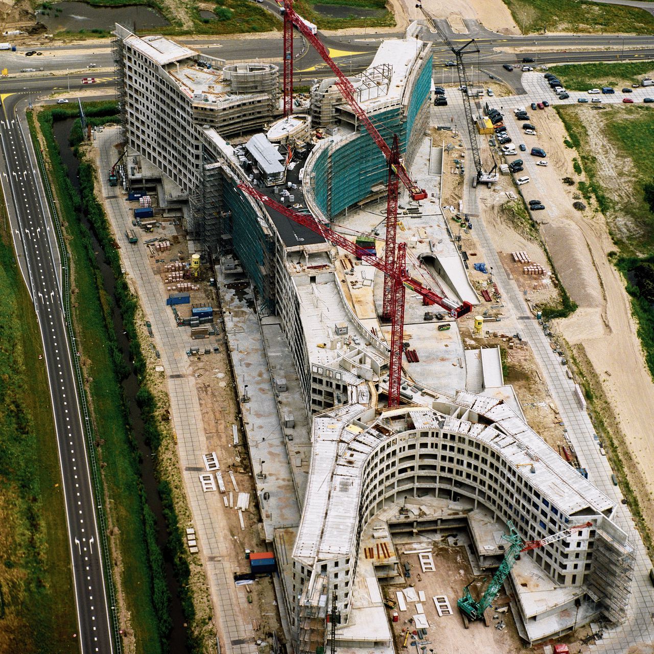 Bij de bouw van het nieuwe hoofdkantoor benadeelde KPMG de Belastingdienst voor 10 miljoen euro. Foto ANP