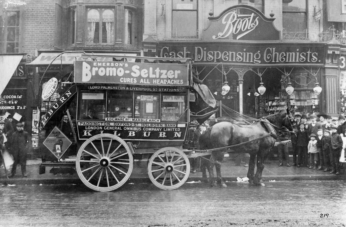 De laatste rit van een paardenbus in Londen, 25 oktober 1911