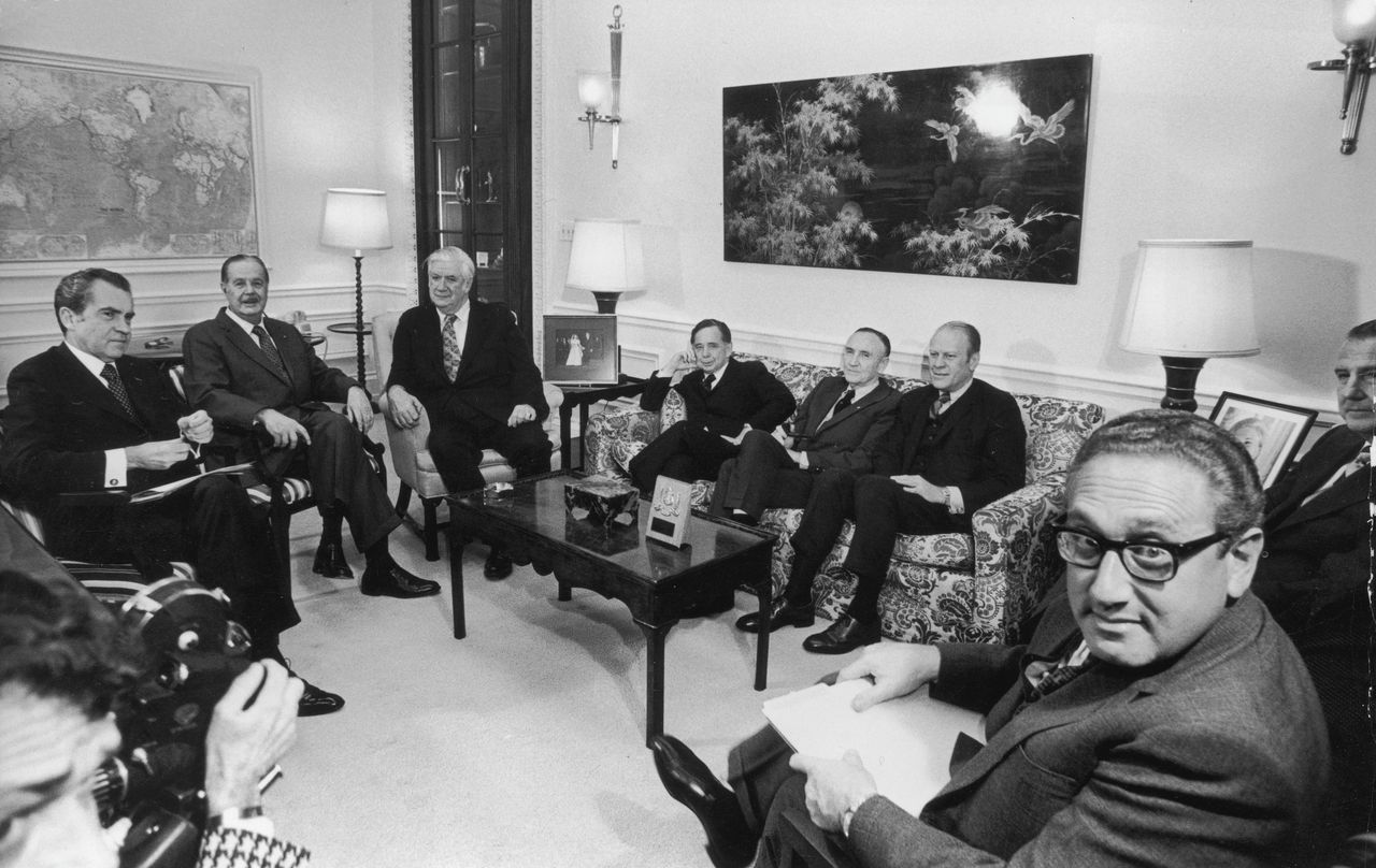 99-jarige Henry Kissinger laat zien hoe een leider de geschiedenis in de gewenste richting kan duwen 