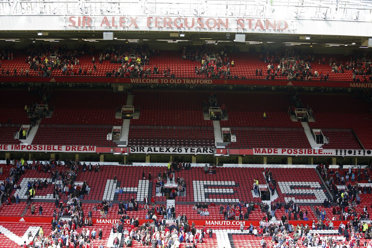 Stadion Manchester United ontruimd en wedstrijd afgelast - NRC
