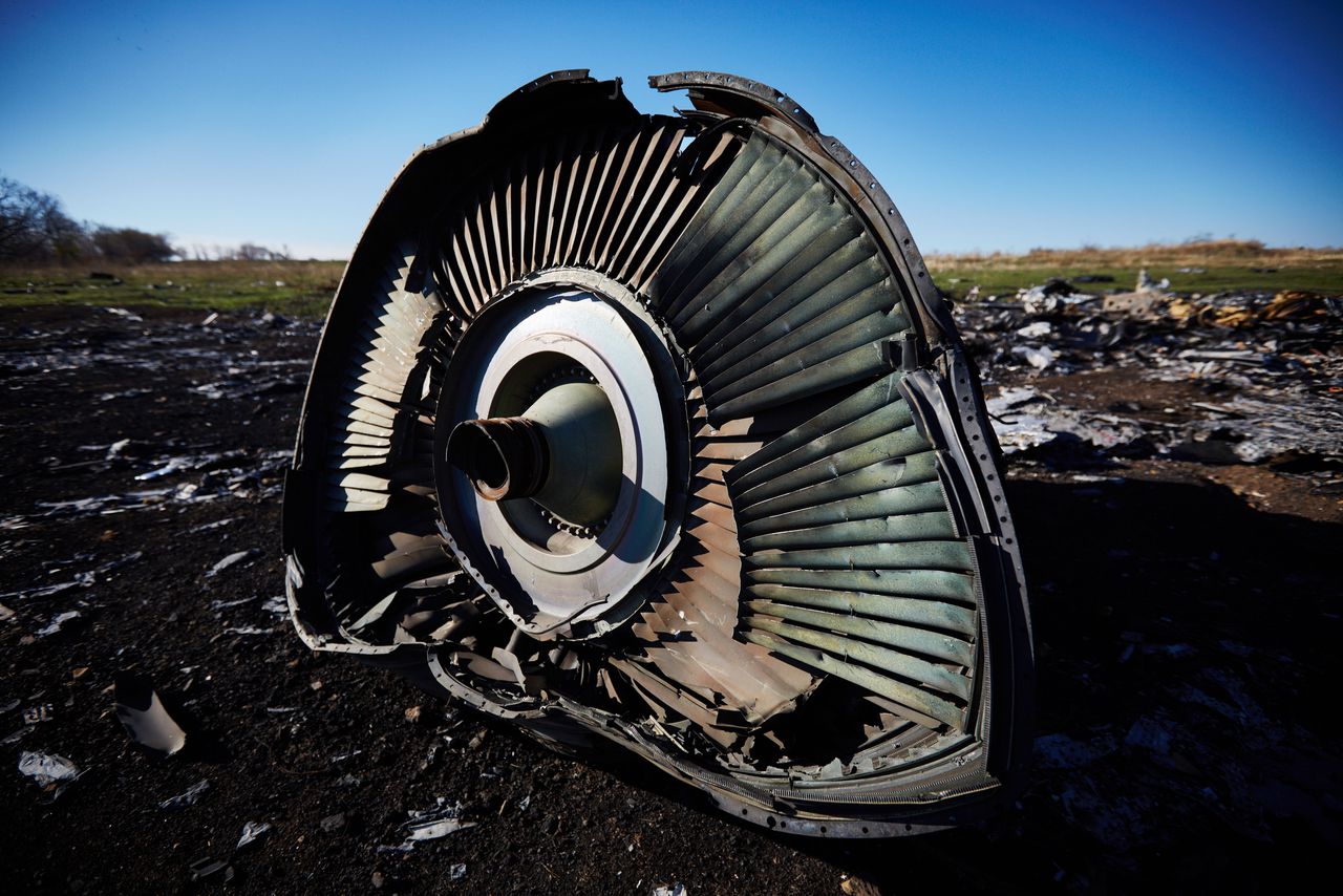 Onderdelen van de gecrashte vlucht MH17 van Malaysia Airlines in het oosten van Oekraine.