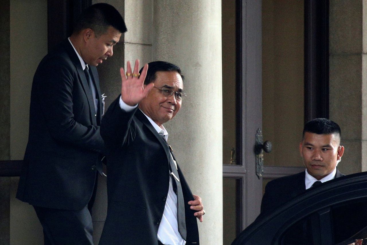 Thaise premier blijft nog een termijn ondanks omstreden verkiezingen 