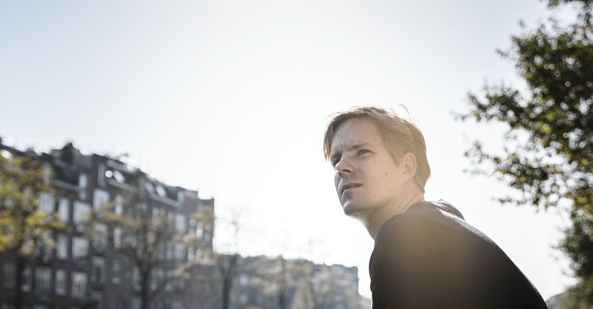 Schrijfplezier en slimheid spatten van de nieuwe roman van Joost de