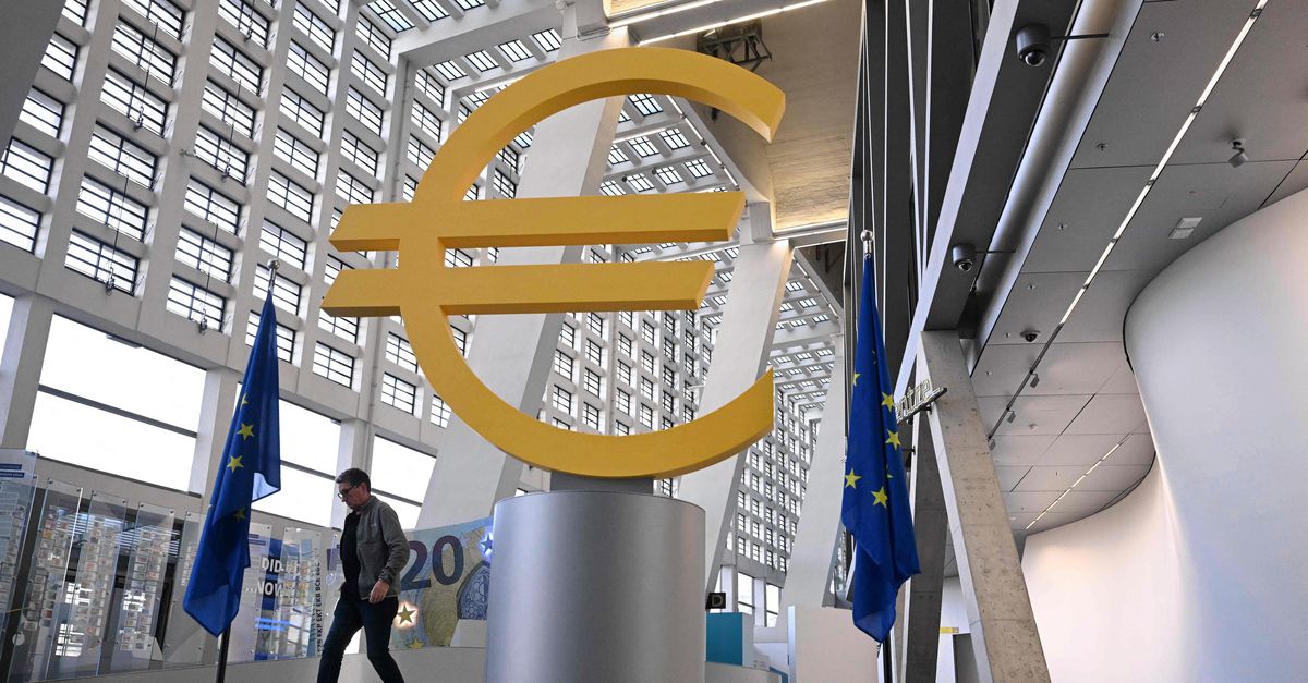 ECB ziet risico op hogere inflatie en lagere economische groei door oorlog in Midden-Oosten