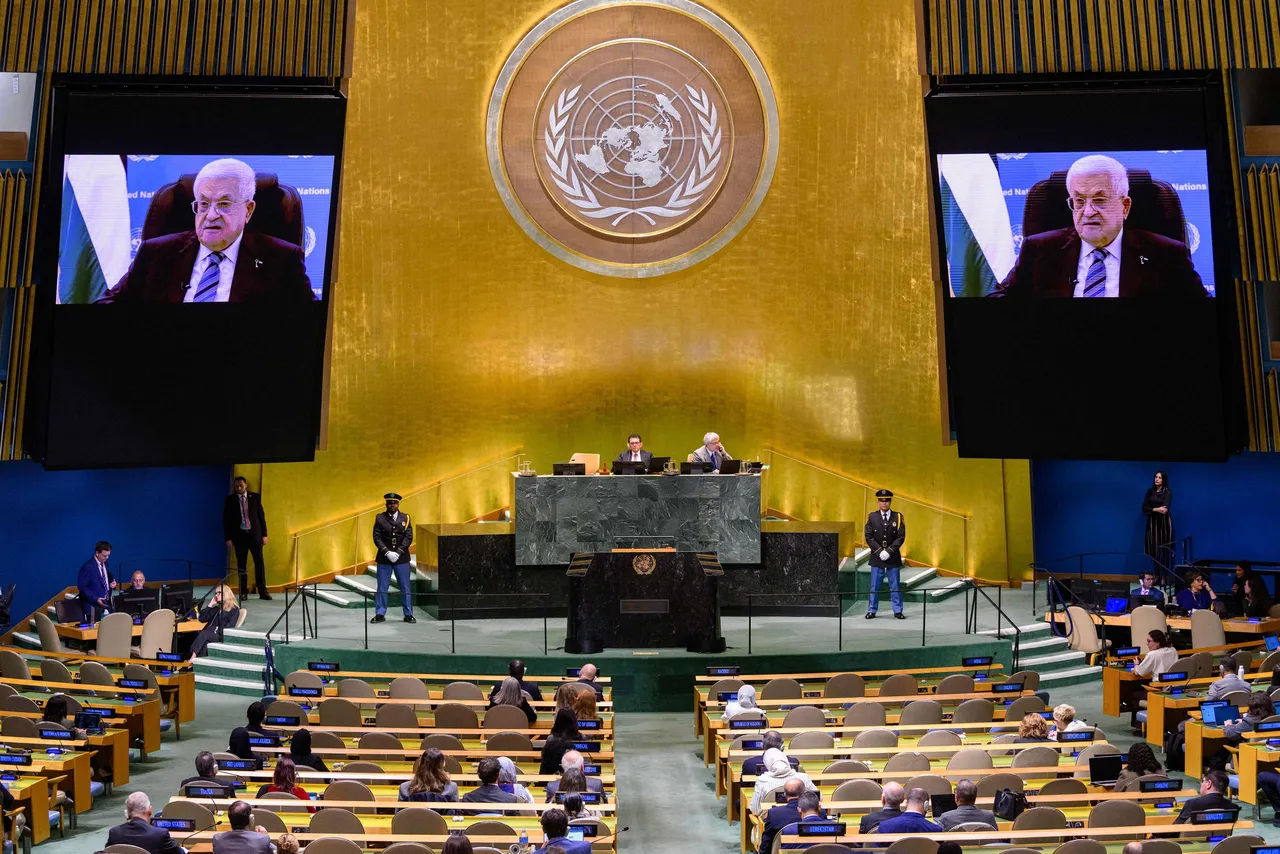 De president van de Palestijnse Autoriteit, Mahmoud Abbas, spreekt via een videoverbinding de Algemene Vergadering van de Verenigde Naties toe.