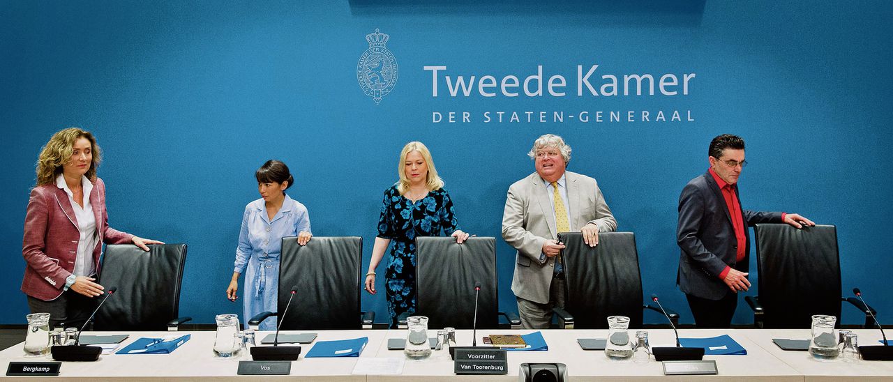 De commissie: Vera Bergkamp (D66), Mei Li Vos (PvdA), voorzitter Madeleine van Toorenburg (CDA), Ton Elias (VVD) en Henk van Gerven (SP).