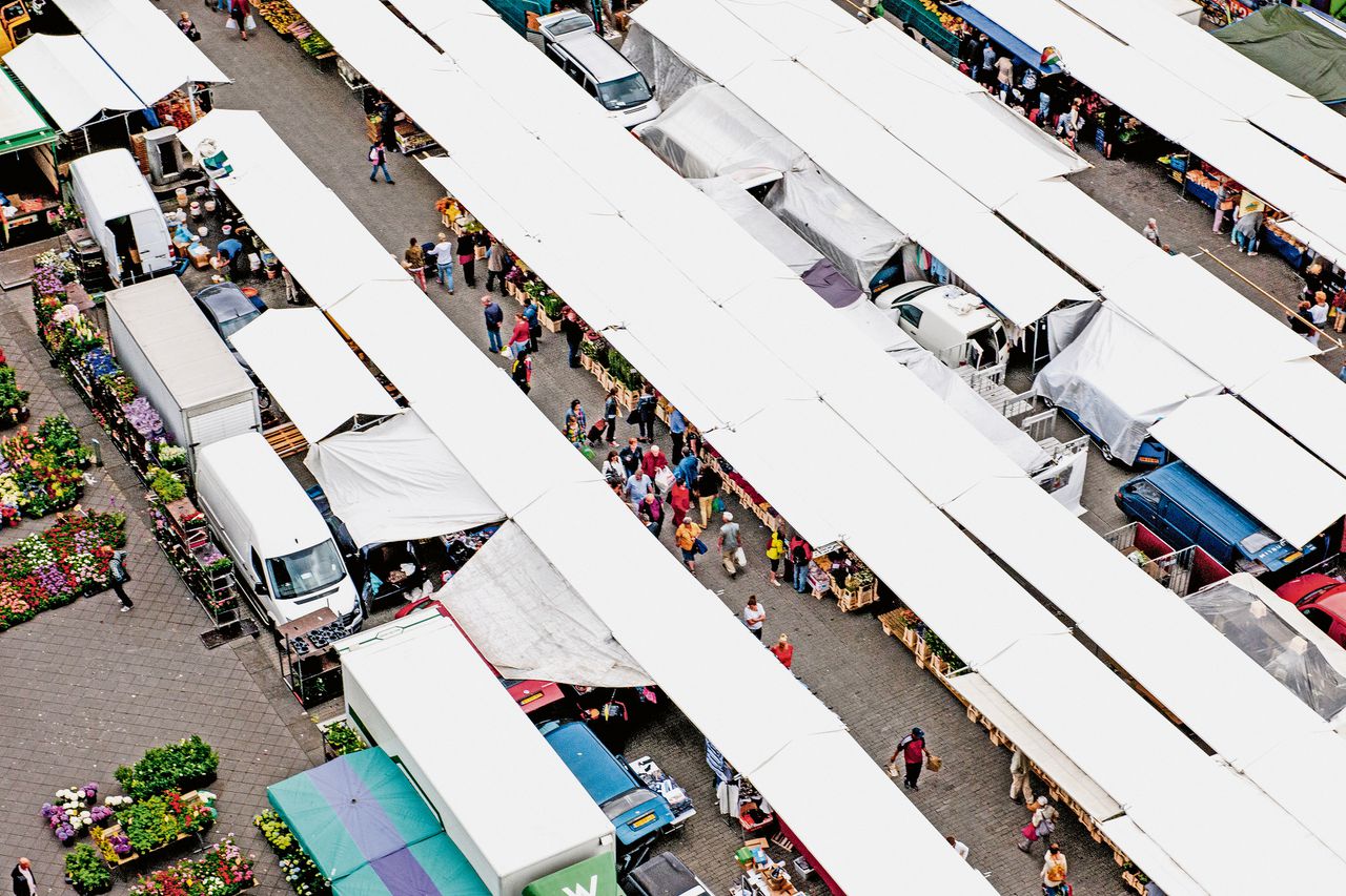 Om de pakweg 13,5 miljoen Nederlanders boven de achttien jaar een basisinkomen van 1.000 euro uit te keren is 160 miljard euro nodig.