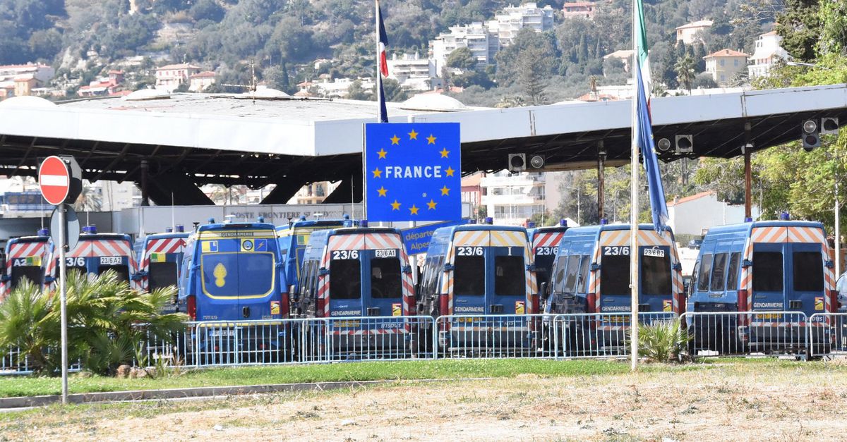 La Francia usa droni e cani al confine italiano per scoraggiare i migranti