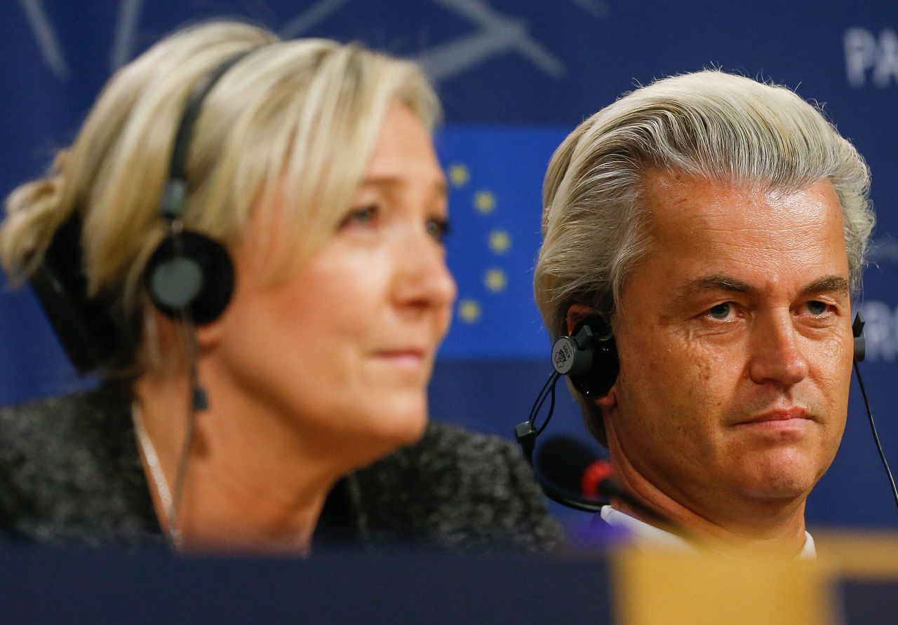 Le Pen en Wilders vorig jaar op een gezamenlijke persconferentie in Brussel.