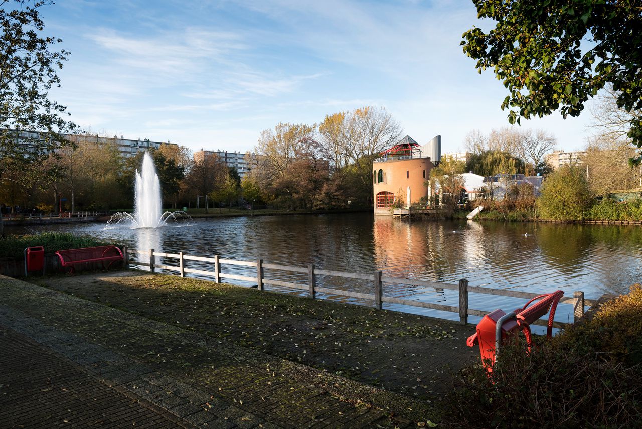 Het park in Gorinchem waar een van de minderjarige slachtoffers tegen zijn hoofd werd getrapt.