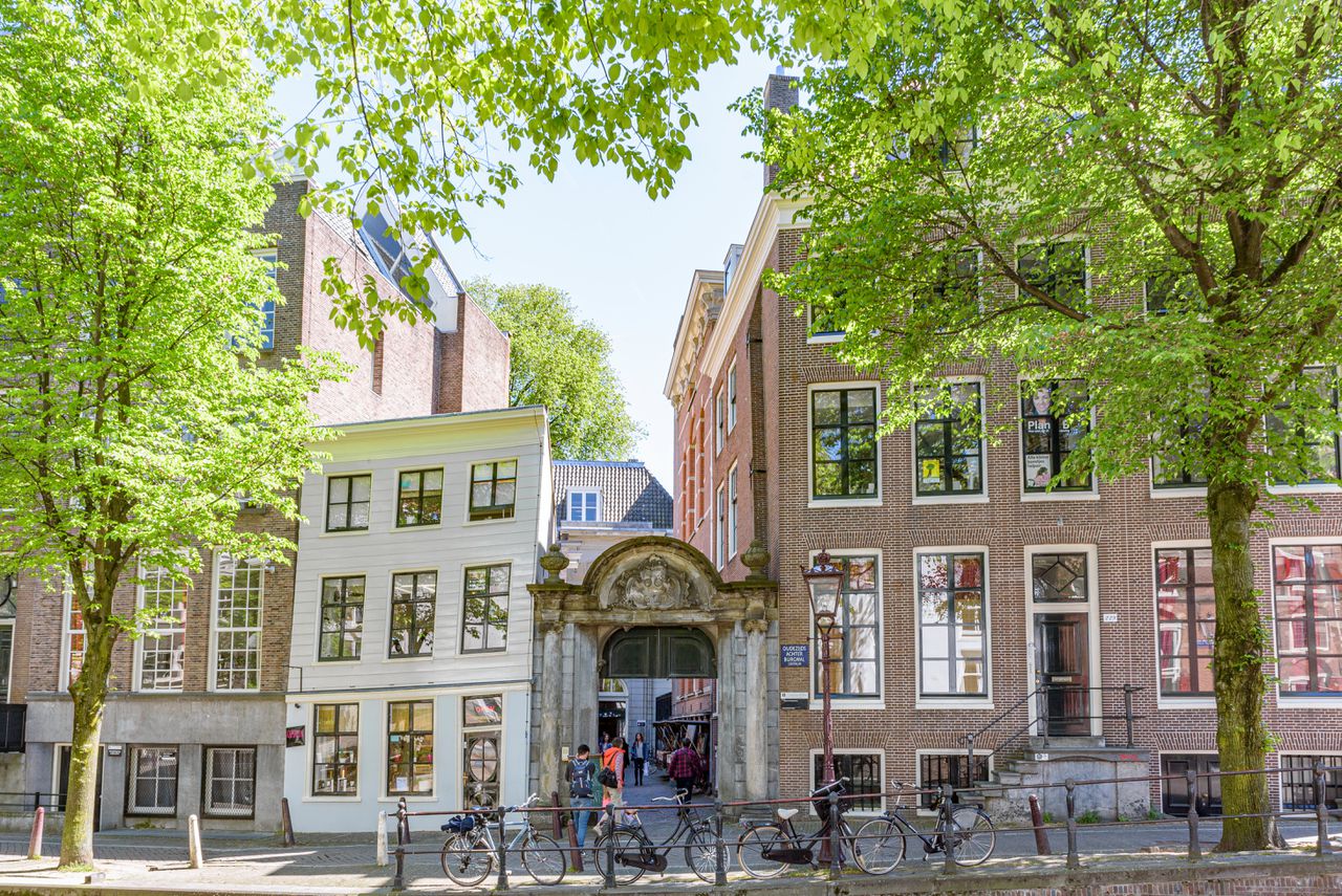 Archiefbeeld van de Oudemanhuispoort van de Universiteit van Amsterdam.