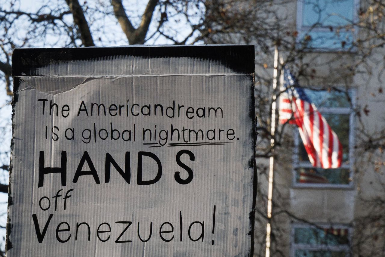 Waar komt Trumps obsessie met olie uit Venezuela vandaan? En nog drie vragen