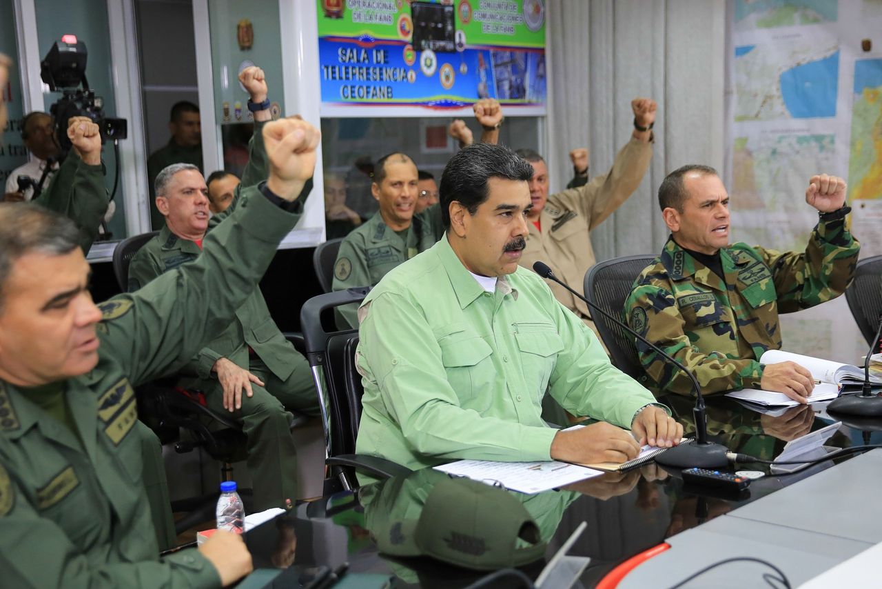 Maduro leunt op een waaier aan strijders 