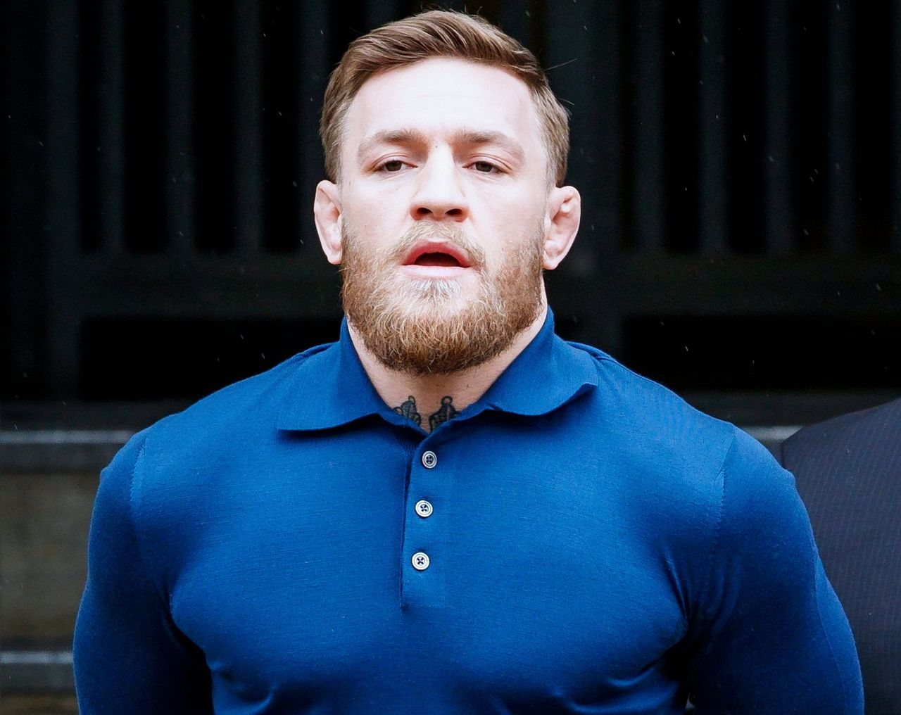 Kledingmerk McGregor naar rechter om shirtjes gelijknamige vechtsporter 