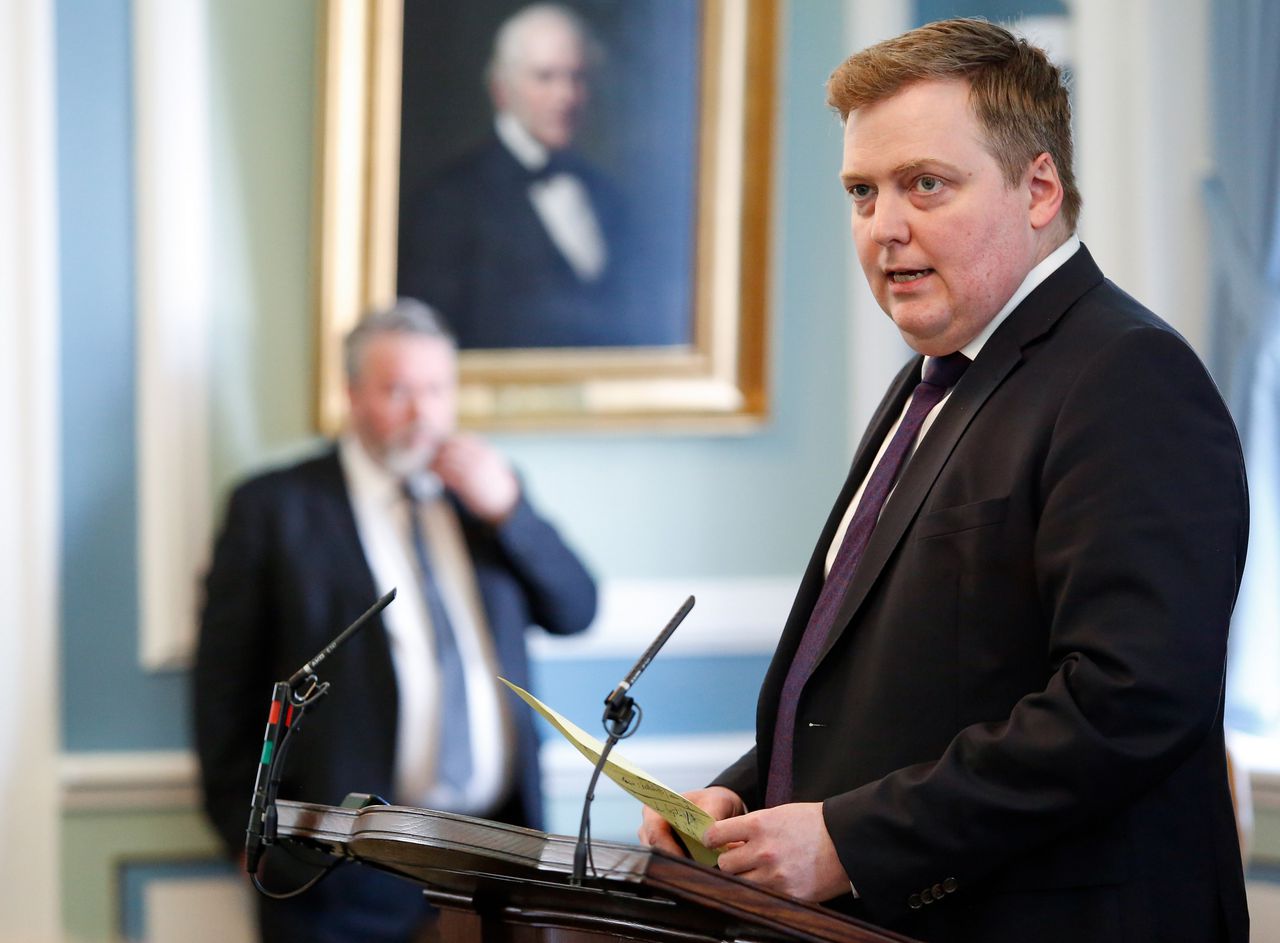 De IJslandse premier Sigmundur David Gunnlaugsson maandag in het parlement.